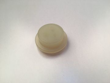Piezas de goma moldeadas silicón claro del color con enchufe del caucho de tres el pequeño agujeros